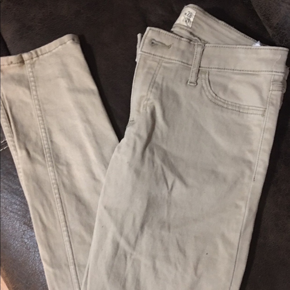 Hollister Khakis 28/31